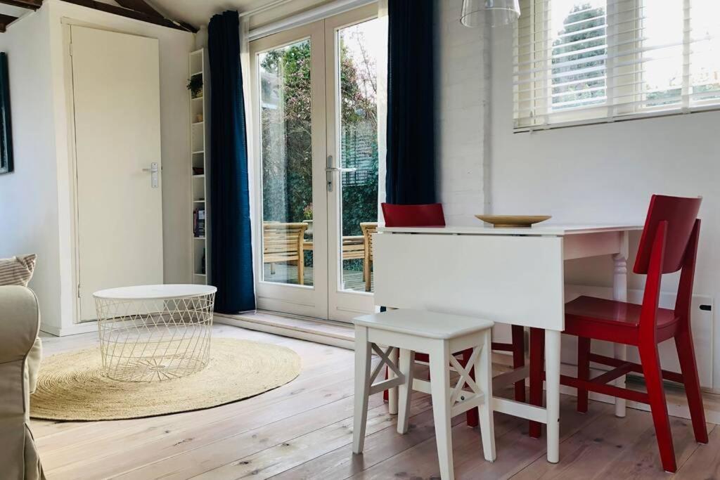 Tiny House In Tuin Van De Statige Villa Mariahof Dordrecht Exteriör bild